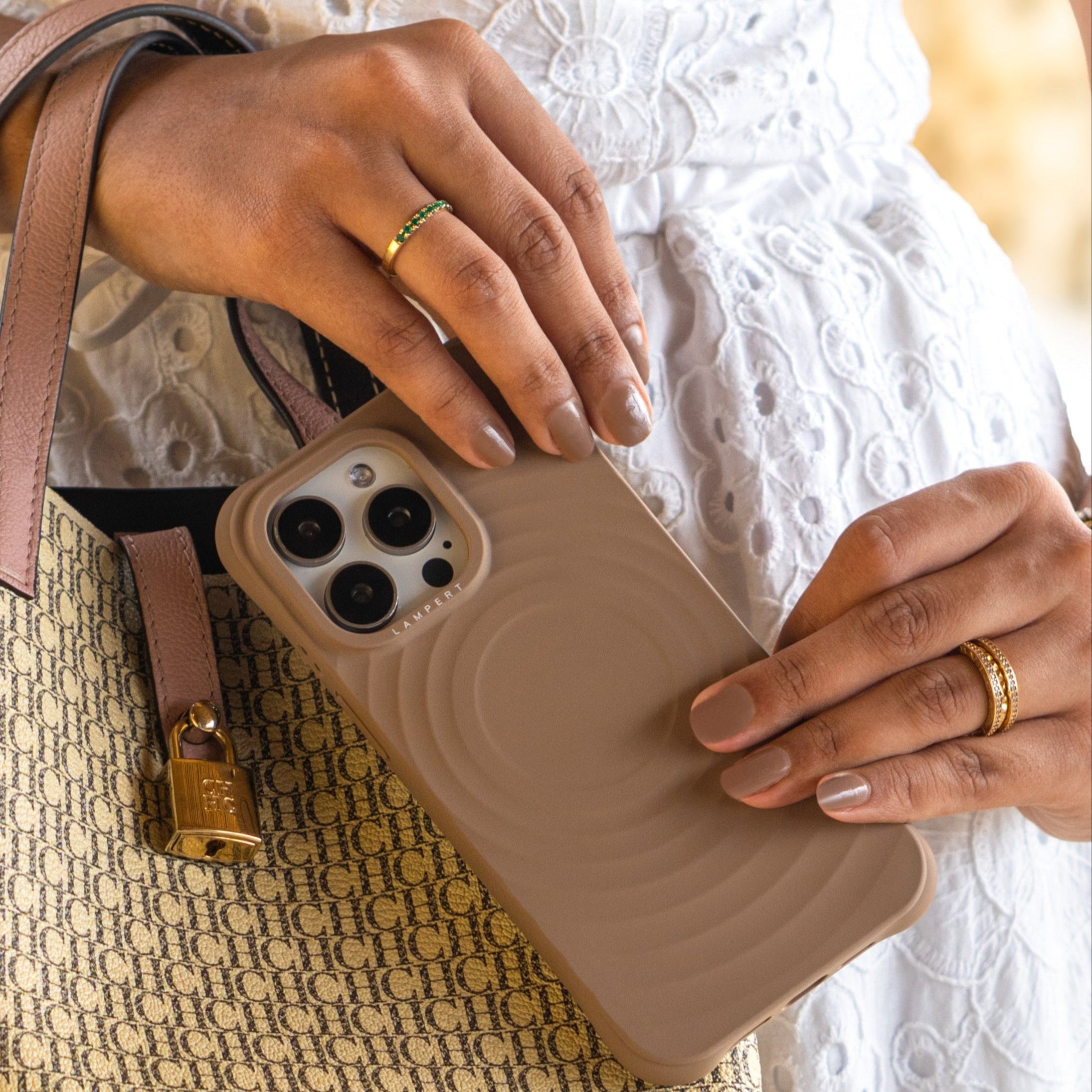 Ultra safe case - Basics by Lampert - Coffee